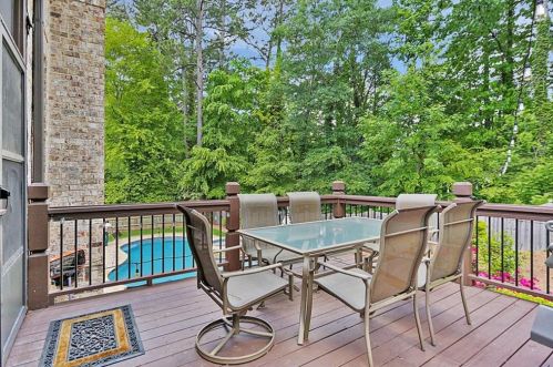 2292 Meadowvale Dr, Atlanta GA  30345-3543 exterior