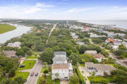 802 Palm Blvd, Isle Of Palms SC  29451-2218 exterior