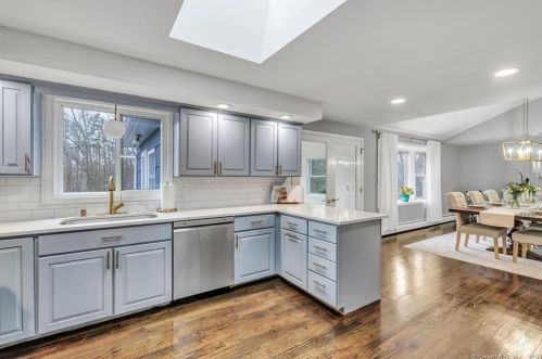 26 Perch Rd, Huntington CT  06484-1824 exterior