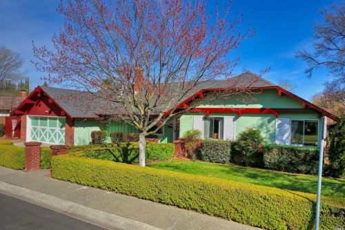 260 Neil St, Vacaville, CA 95688-3816