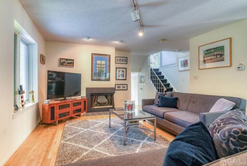 345 Sayre Dr, Princeton NJ  08540-5839 exterior