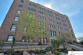 105 9th St, Omaha, NE 68102-1132