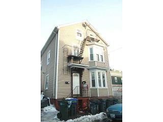 35 Gifford St, Providence, RI 02909-3712