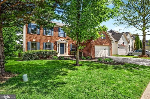 14048 Sterling Point Dr, Gainesville, VA 20155-3804