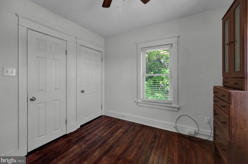 1504 Carlisle Pike, Hanover PA 17331-8820 exterior