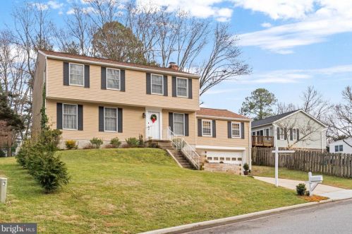 877 Doris Dr, Arnold, MD 21012-1449