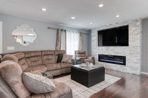 13933 Everest Ave, Saint Paul MN  55124-6459 exterior