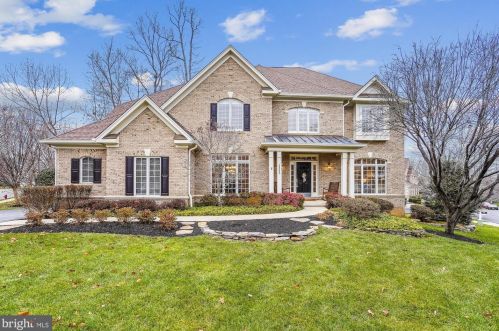 12006 Heather Down Dr, Herndon, VA 20170-2734