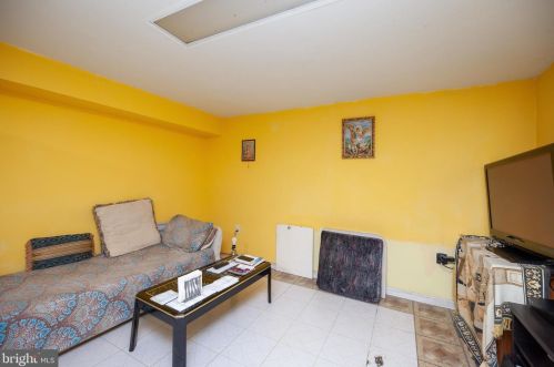 9504 Lawnsberry Ter, Silver Spring MD 20901-4714 exterior