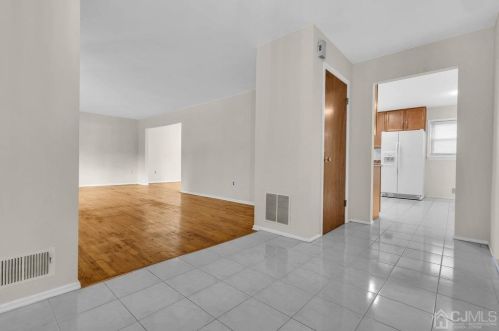 41 Meredith Rd, Piscataway NJ  08854-5419 exterior