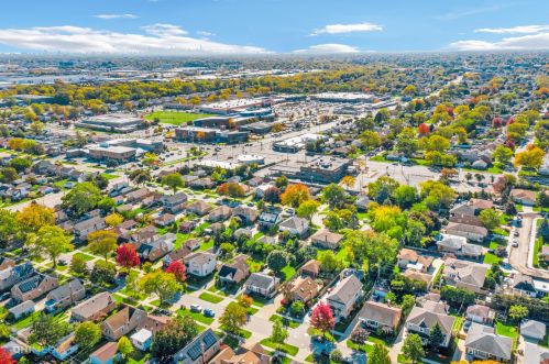 7103 Keeney St, Niles IL  60714-3039 exterior