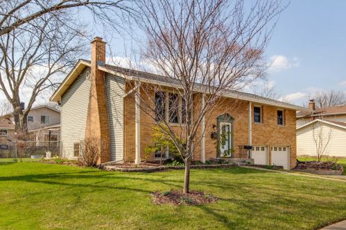 522 Glenn Dr, Palatine, IL 60074-7121