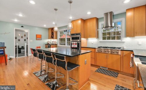 322 Northwest Dr, Silver Spring MD 20901-1431 exterior