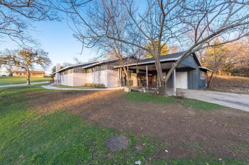 3000 Glen Garden Dr, Fort Worth, TX 76119-3214
