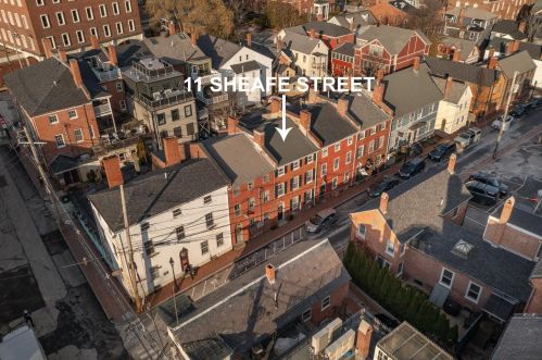 11 Sheafe St, Portsmouth, NH 03801-3817