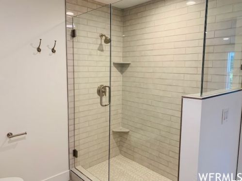 2992 Tracy Dr, Sandy UT 84093-2026 exterior