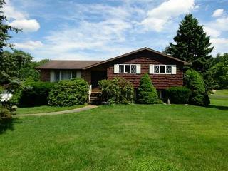 556 Country Club Rd, Washington, PA 15301-2716