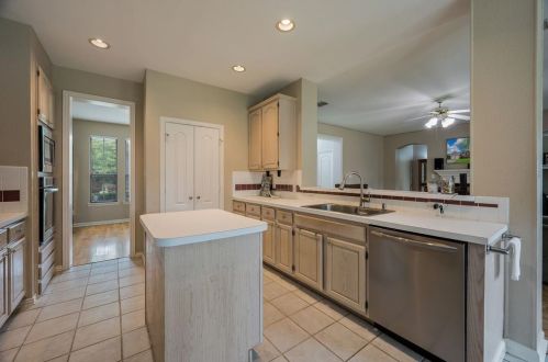 7002 Woodsprings Dr, Garland TX 75044-2147 exterior