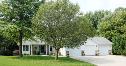 945 1st Ave, Byron, MN 55920-1411