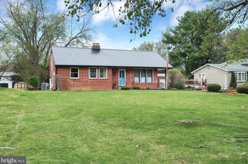 922 Hamilton St, Carlisle, PA 17013-1525