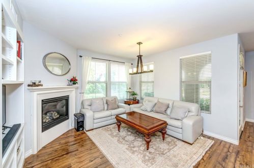 145 Pathway, Irvine CA  92618-8846 exterior