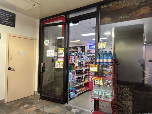 445 Seaside Ave, Honolulu HI  96815-2640 exterior