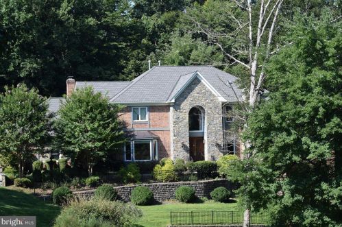 10835 Patowmack Dr, Great Falls, VA 22066-3034