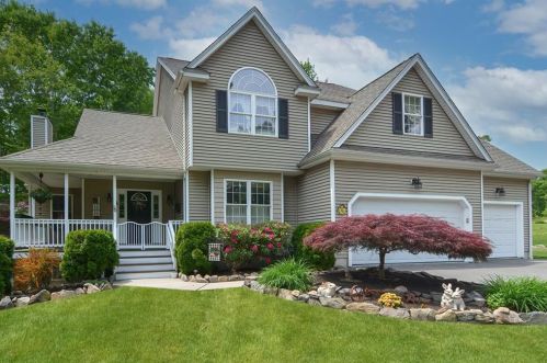 20 Ledge Wood Ln, Glocester, RI 02859-3313