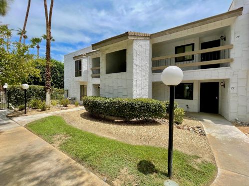 5265 Waverly Dr, Palm Springs, CA 92264-6183