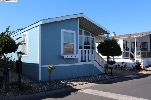 28395 Murcia St, Hayward, CA 94544-6251
