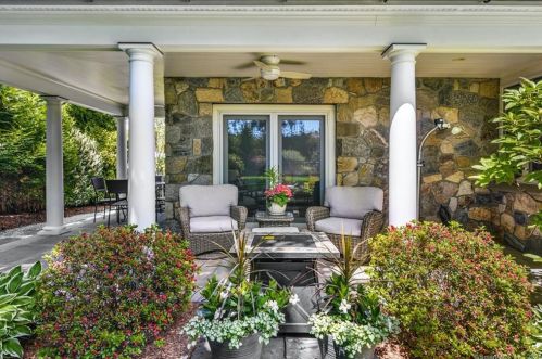 9 Top Sail Rd, Norwalk, CT 06853-1518