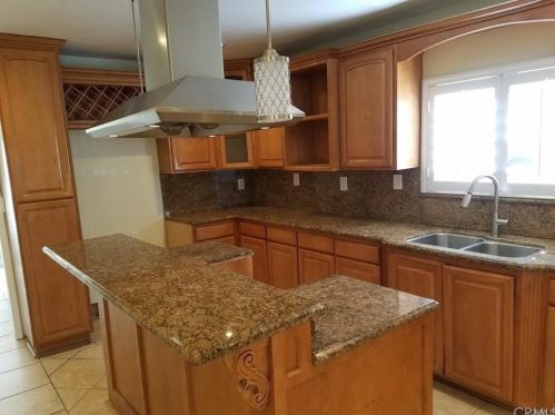 7206 Whittier Ave, Whittier, CA 90602-1122
