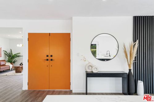 2854 Orange Ave, Anaheim CA  92804-3235 exterior