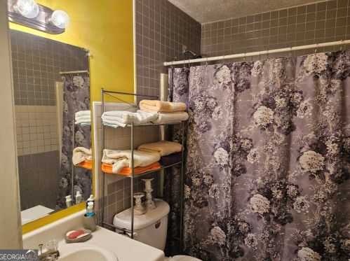 3237 Pawnee Dr, Rex GA 30273-1072 exterior