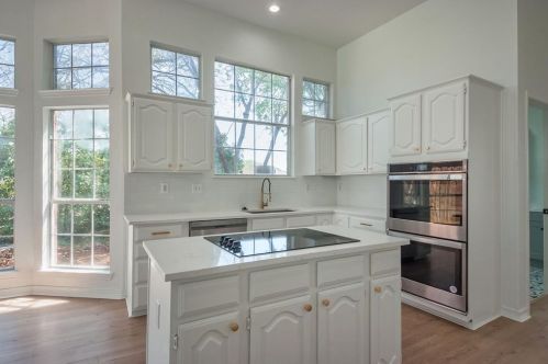 2502 Crosslands Dr, Garland TX  75040-3839 exterior