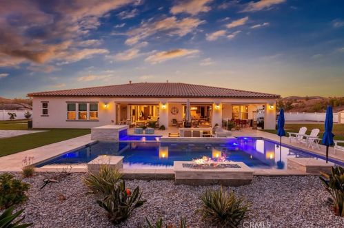 16105 Mariposa Ave, Riverside CA  92504 exterior