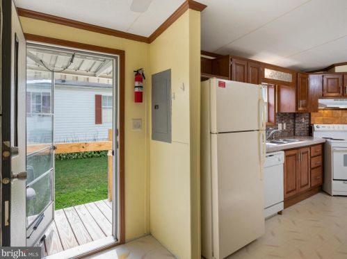 208 Saddleford Ct, Lancaster PA  17603-2188 exterior