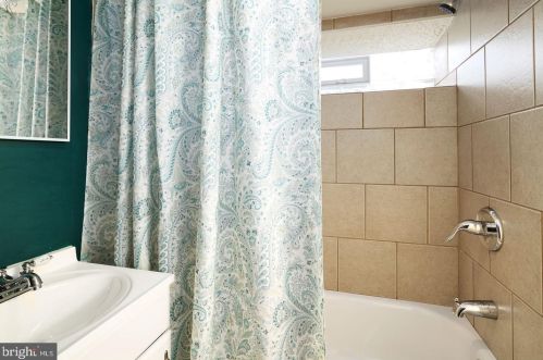 1702 11 St, Philadelphia PA 19122-0027 exterior