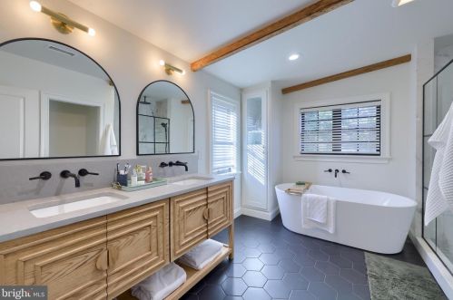 330 Mary St, Lancaster PA  17603-3328 exterior