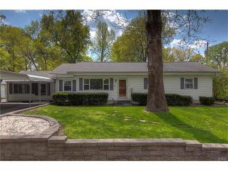 41 Apple Tree Ln, Belleville, IL 62221-6221