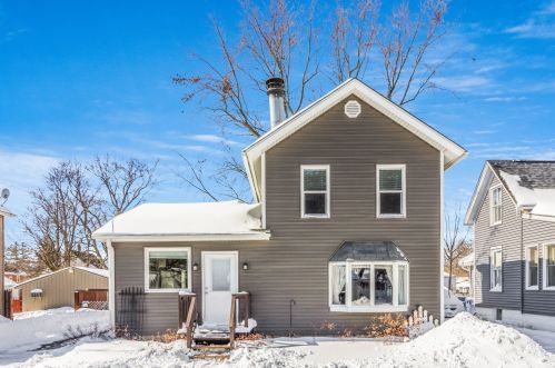 225 May St, Hinckley, IL 60520-9404