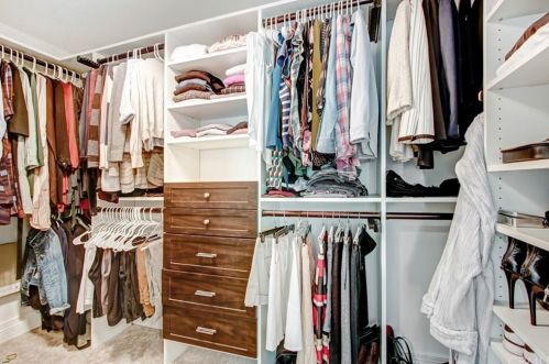 8730 Foxhollow Dr, Anaheim CA  92808-1674 exterior