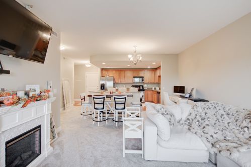 1200 Foxdale Dr, Addison, IL 60101-5500