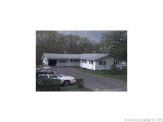 1043 Pearl Lake Rd, Waterbury, CT 06706-2228