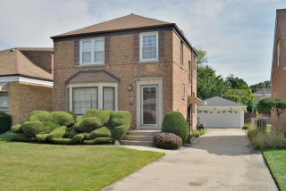 4853 Nagle Ave, Chicago, IL 60630-2925