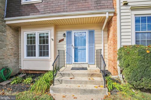 9944 Whitewater Dr, Springfield, VA 22015-1803