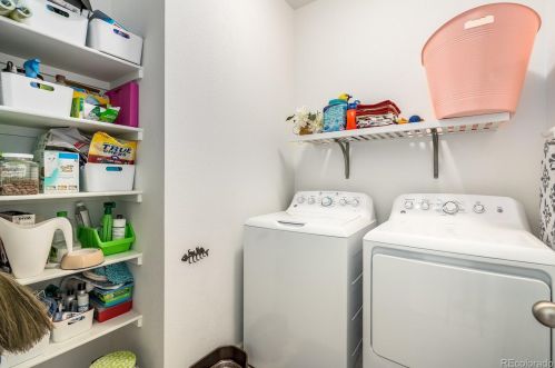 273 Kewaunee Way, Aurora CO 80016-4327 exterior