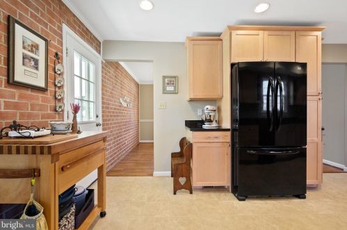 6705 Little Ann Ct, Springfield VA  22152-2629 exterior