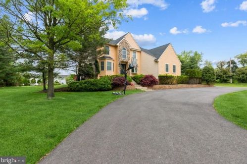 259 Mount Laurel Rd, Mount Laurel NJ  08054-9557 exterior