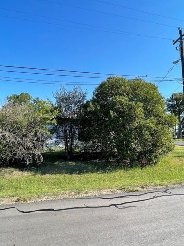 801 Caldwell St, Webberville TX 78653-3368 exterior